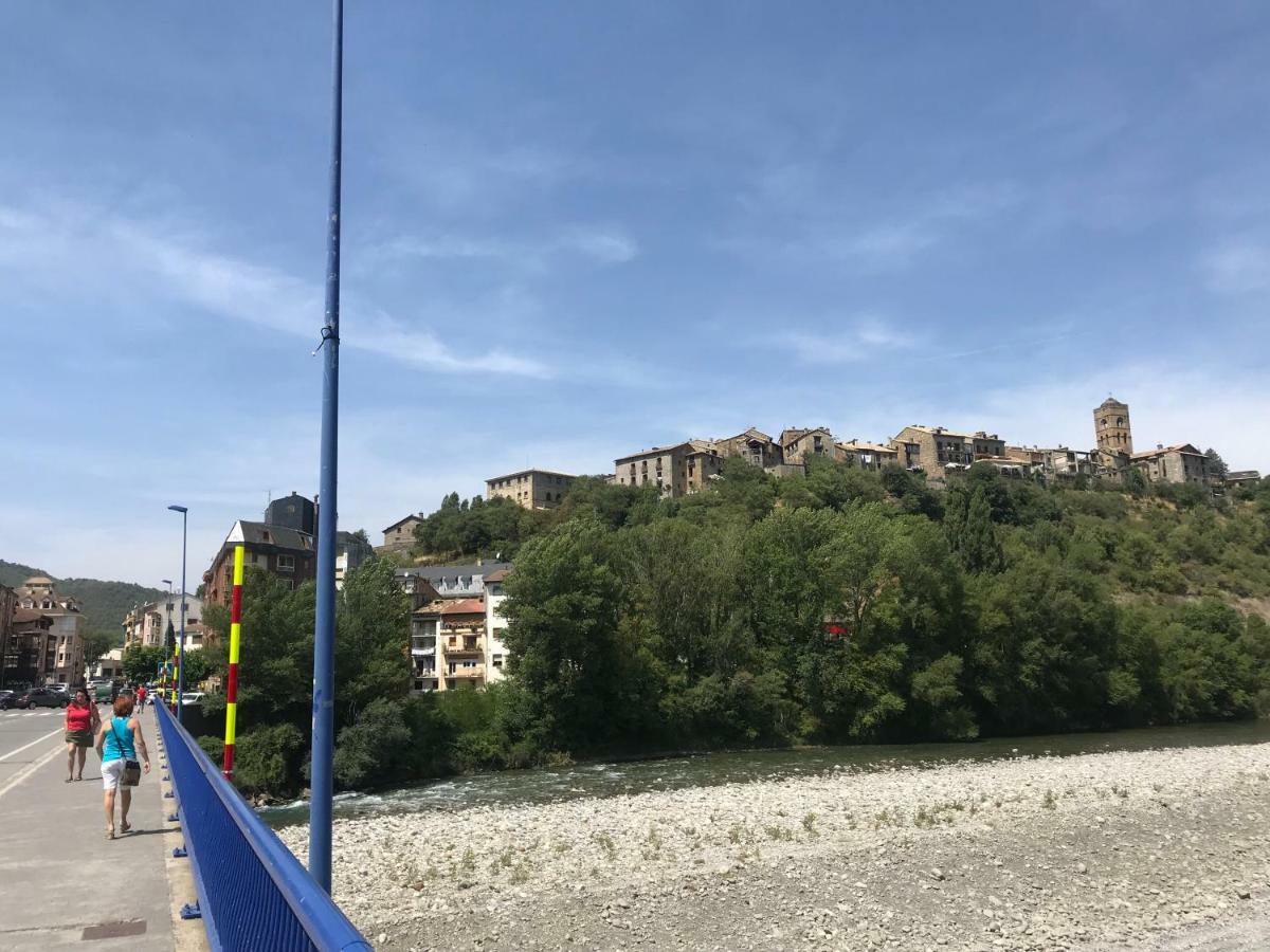 Apartamento Cinca Pirineo En Ainsa Luaran gambar